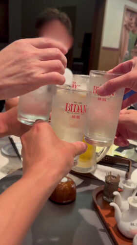 仲間との乾杯(おやじのバイクツーリング)