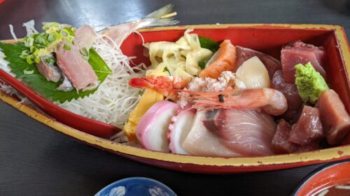郷土料理きみ野の船盛り海鮮丼のネタ